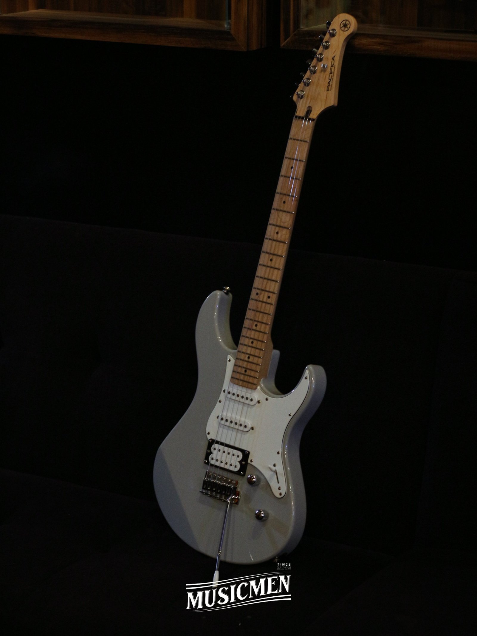 Yamaha Pacifica 112VM in Gray (Used)
