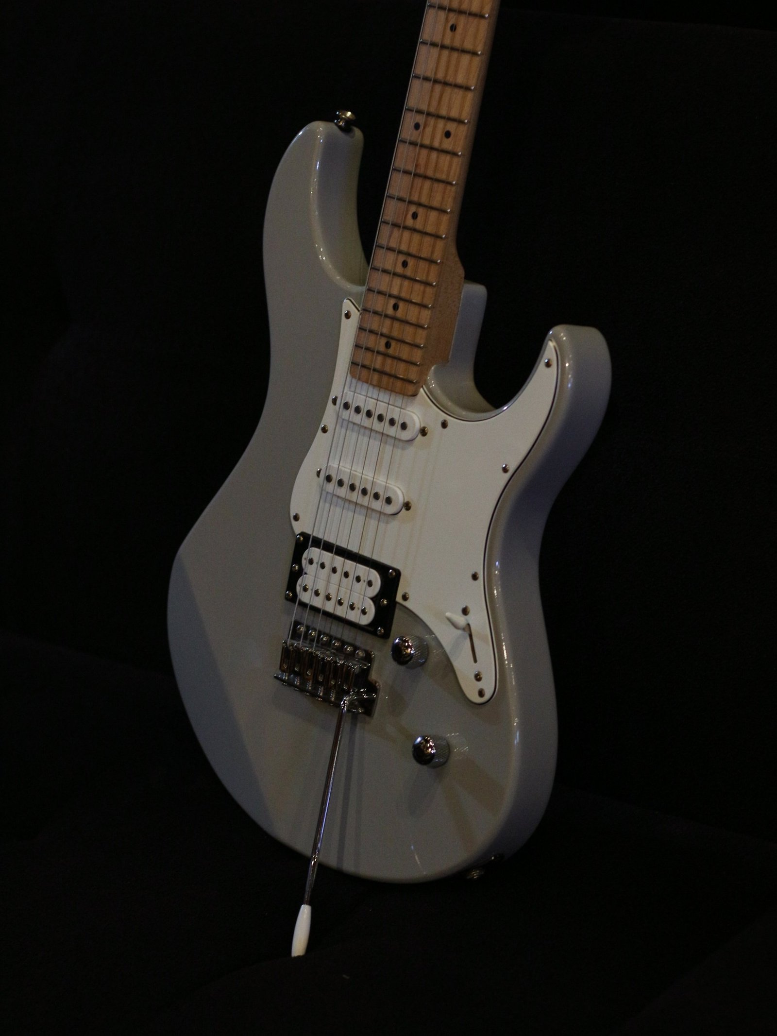 Yamaha Pacifica 112VM in Gray (Used) - Image 2