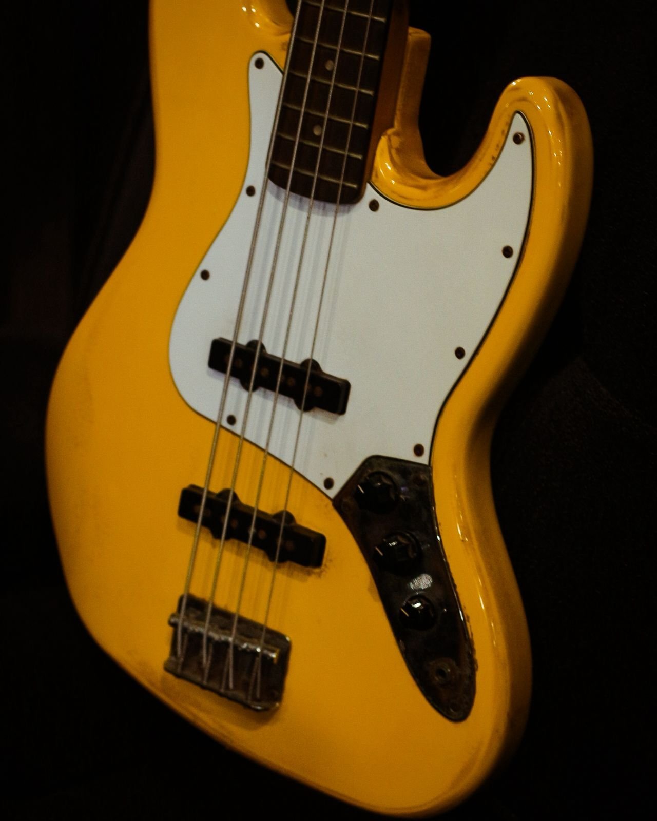 Squier Jazz Bass Affinity Graffiti Yellow - Image 2