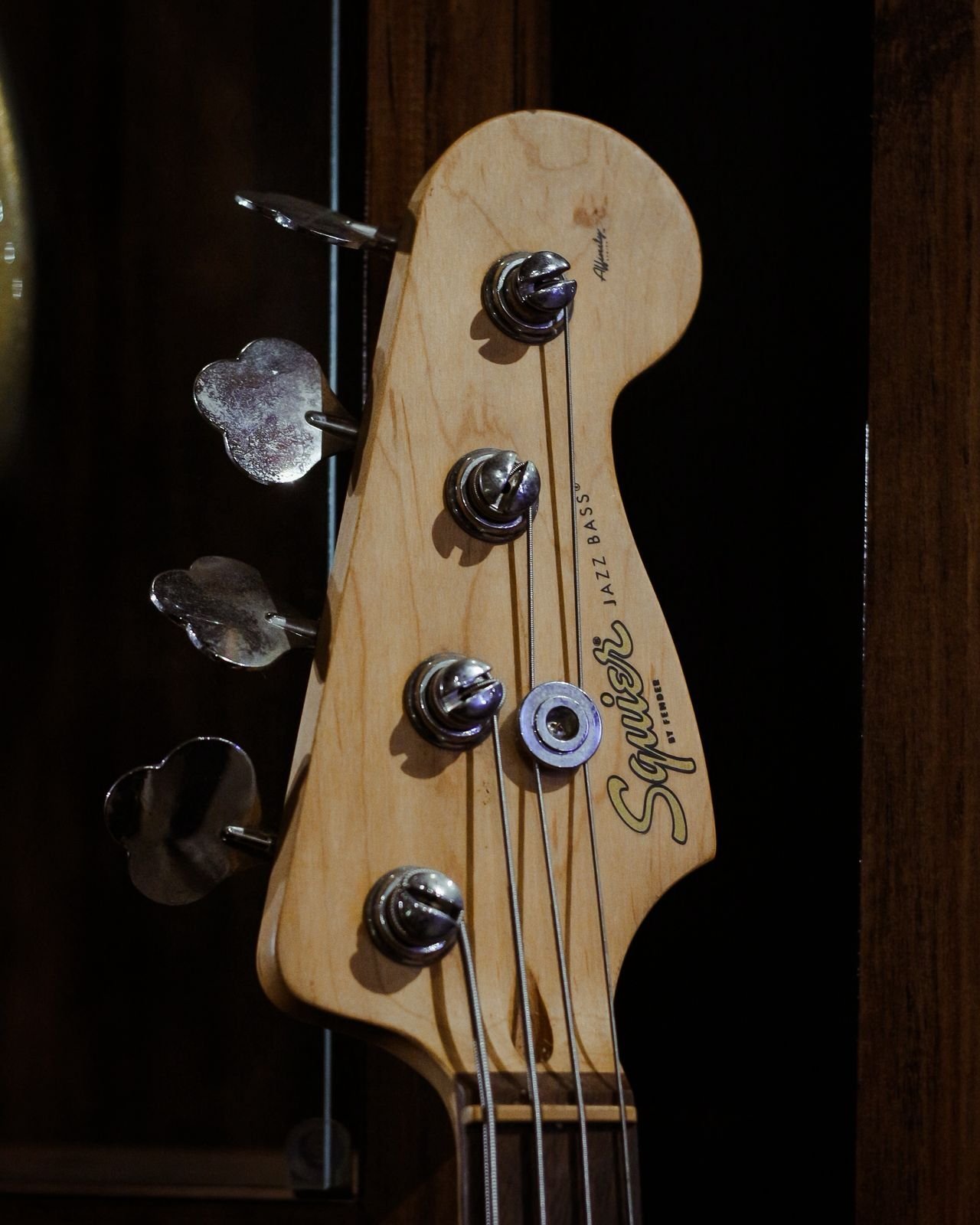 Squier Jazz Bass Affinity Graffiti Yellow - Image 5