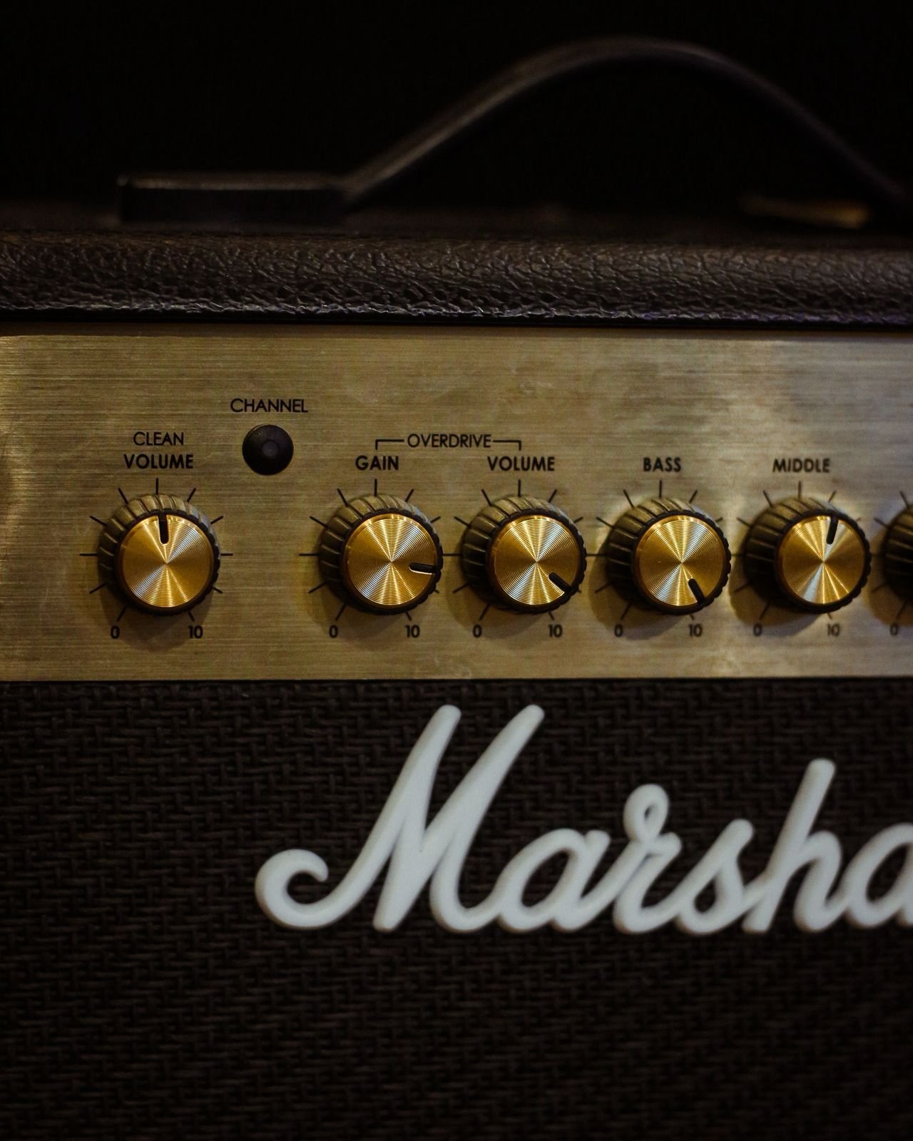 Marshall MG15 Gold - Image 3