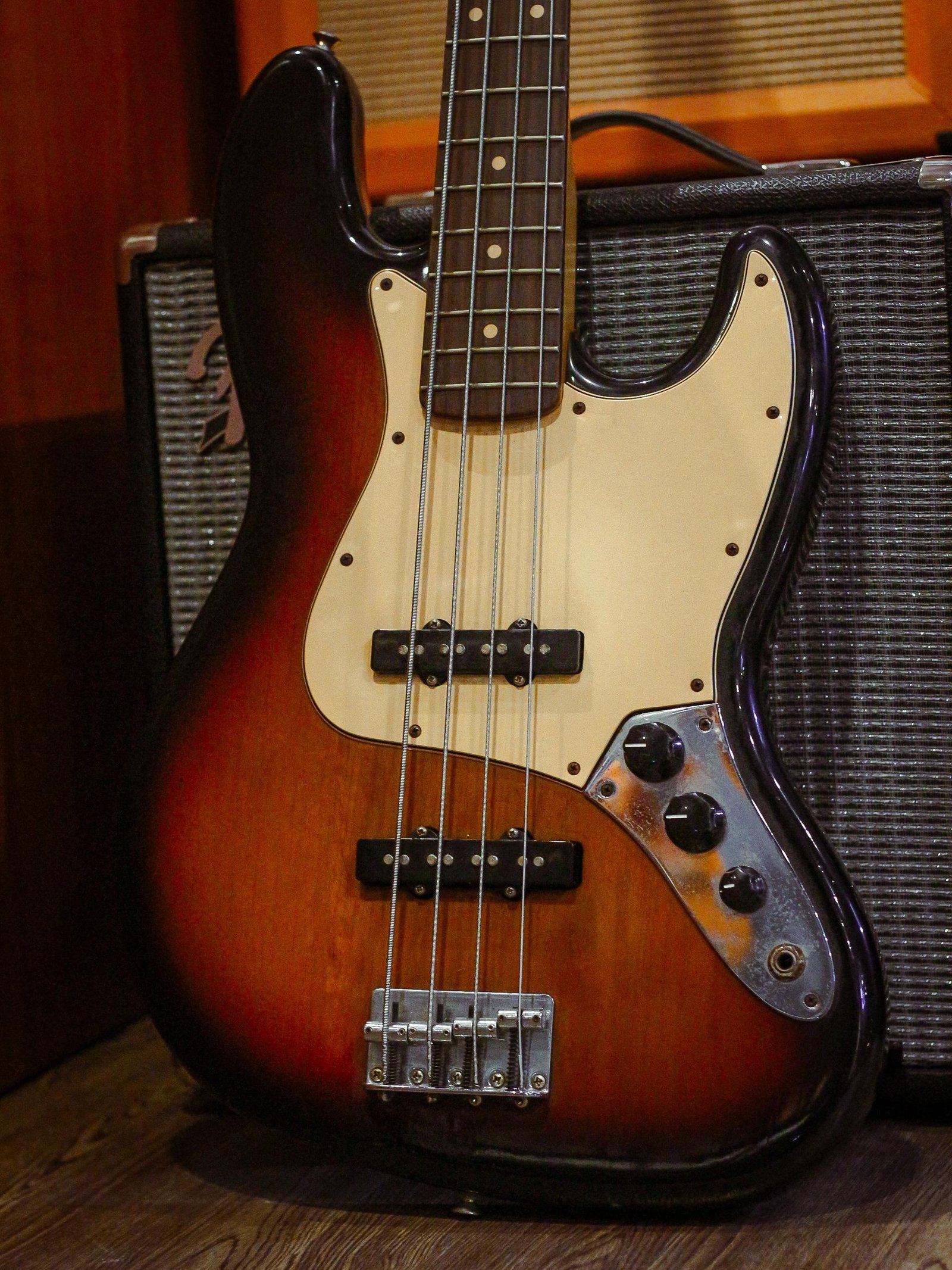 Fender Jazz Bass Standard Mexico 2013 - Image 2