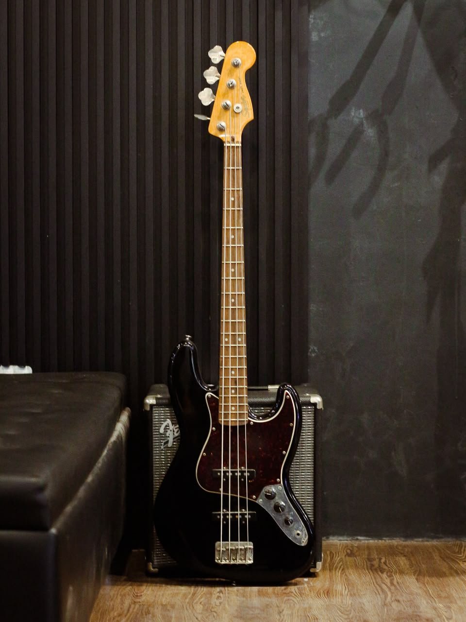 Squier Classic Vibe '60s Jazz Bass - Image 2