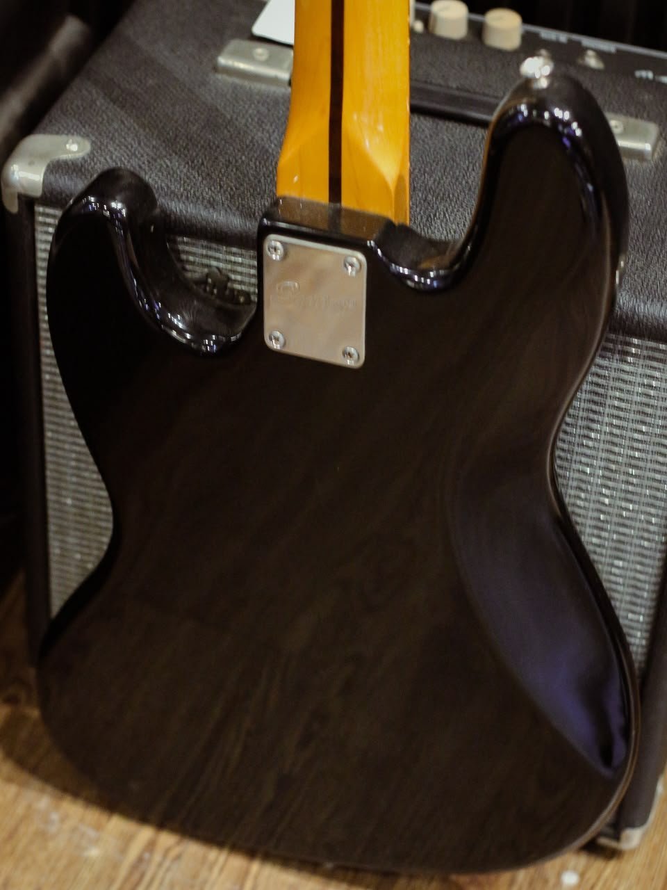 Squier Classic Vibe '60s Jazz Bass - Image 10